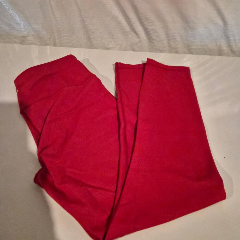 Zyia Red Vibrations leggings